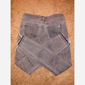 Trendy, stylish jeggings— super adorable!